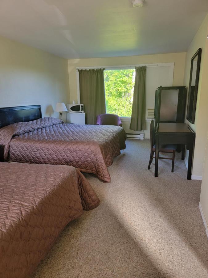 Gateway Motel Гананокве Экстерьер фото