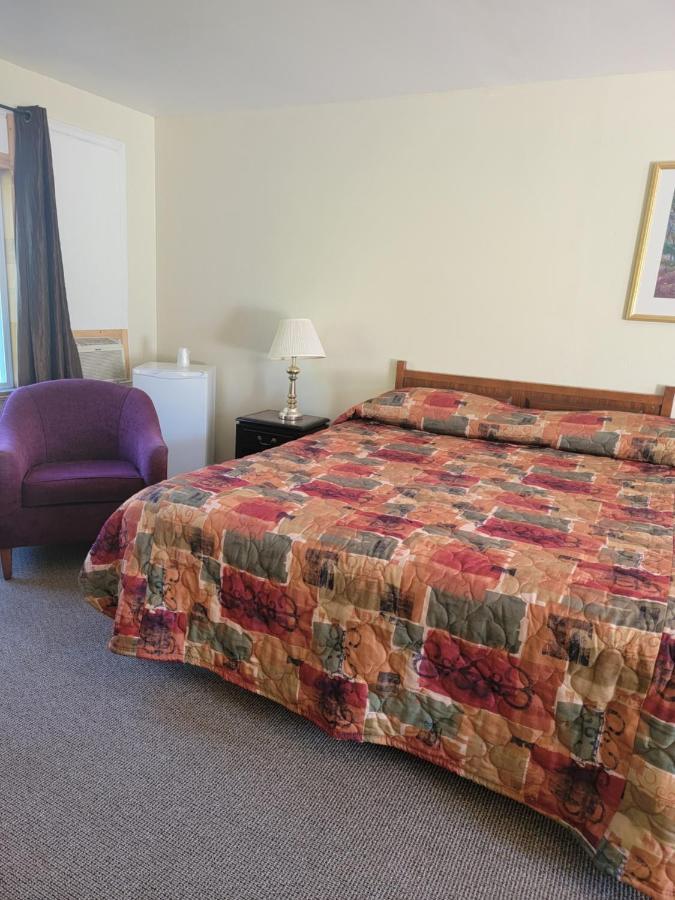 Gateway Motel Гананокве Экстерьер фото