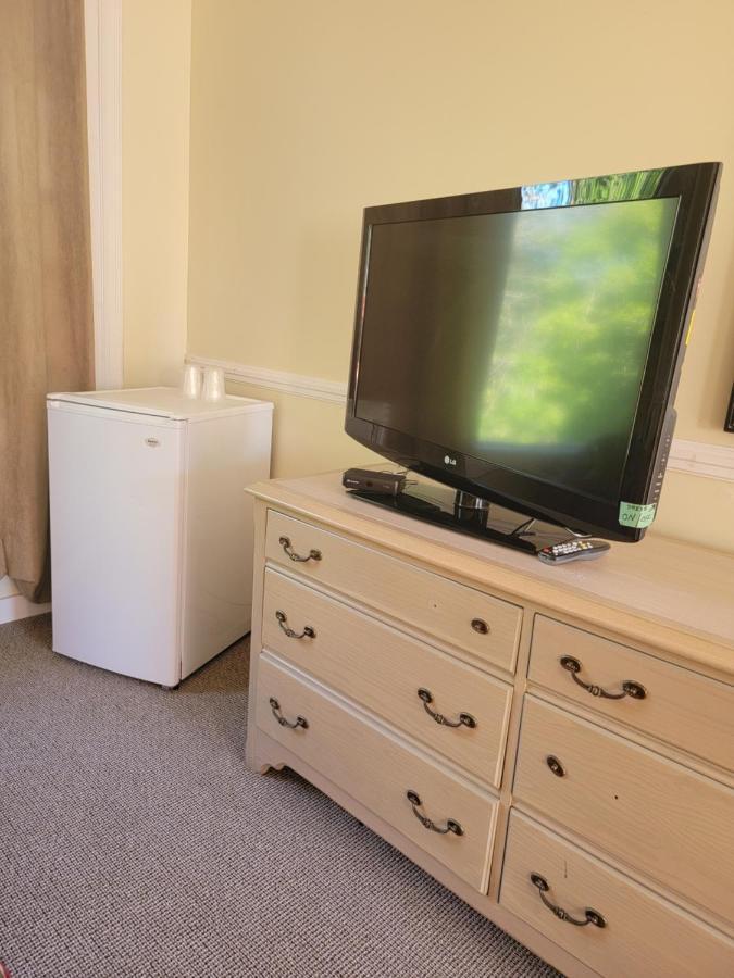 Gateway Motel Гананокве Экстерьер фото