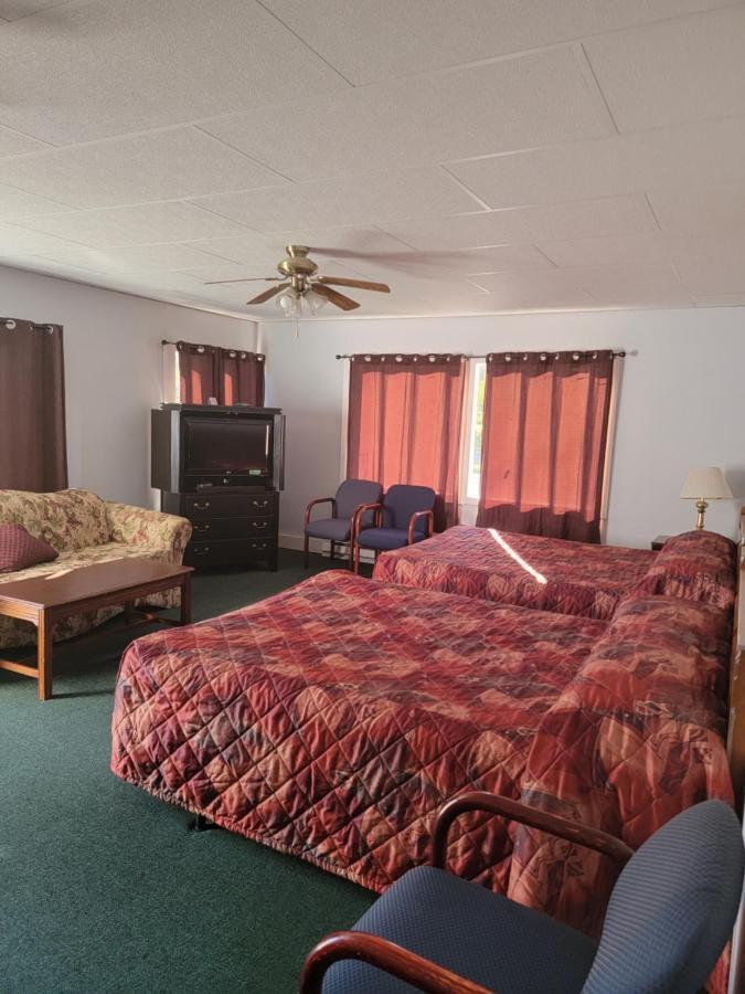 Gateway Motel Гананокве Экстерьер фото